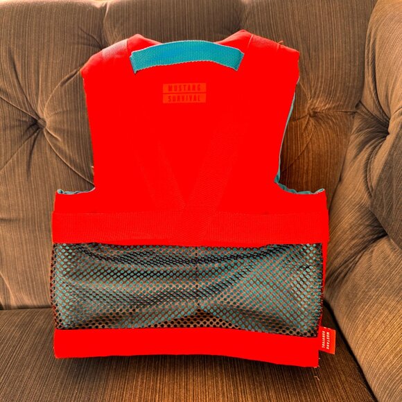 Mustang Youth Rev Foam Vest | Survival Youth Life Vest (55–88 lbs) - Picture 4 of 6